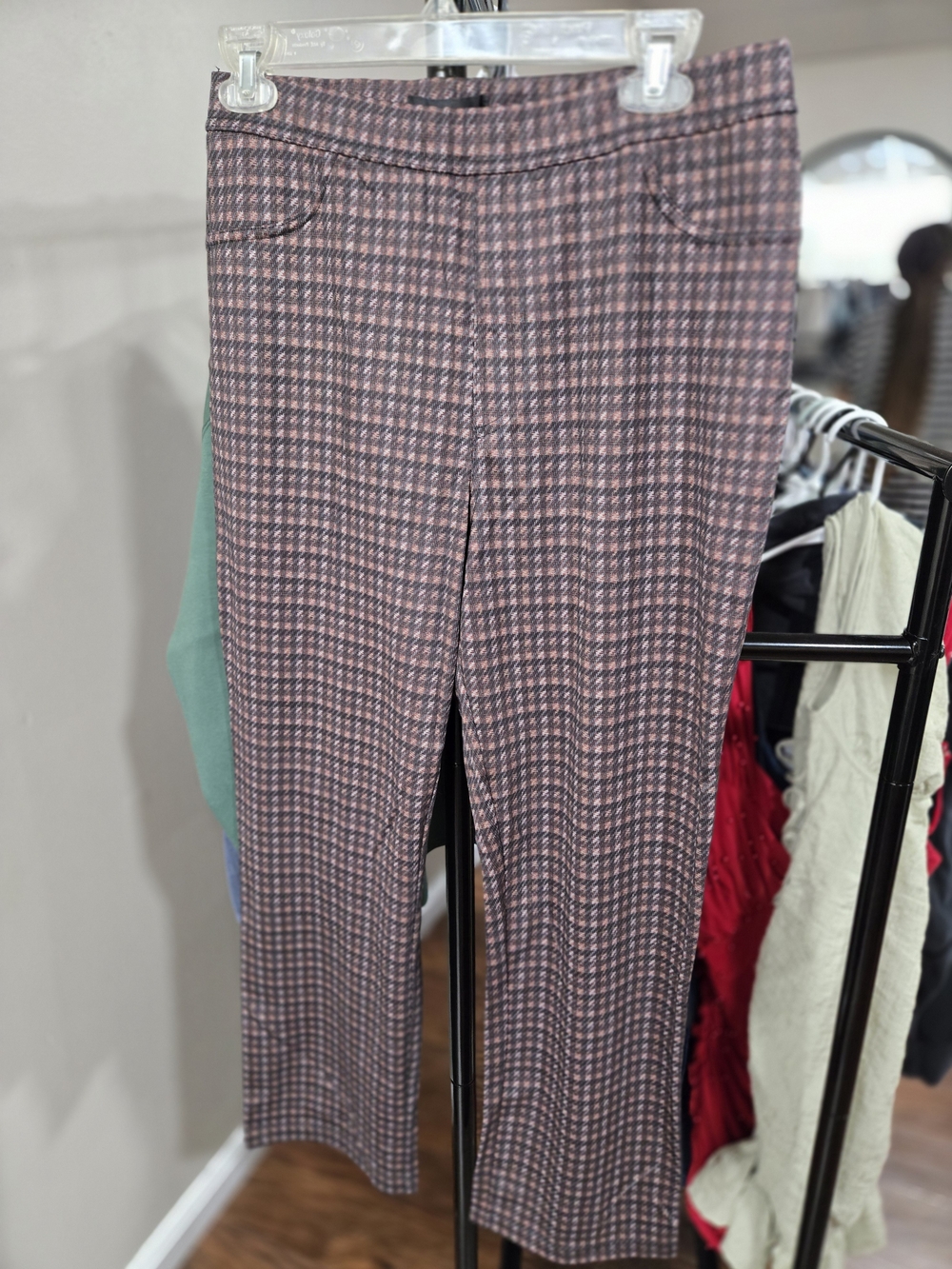 Sanctuary Pink and Black Houndstooth Straight Leg Pants
